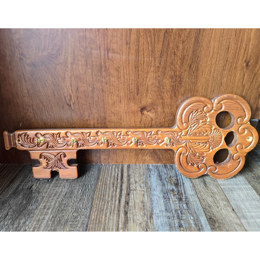 Vintage Carved Wood Skeleton Key Wall Hanging Key Holder Ornate 18" Cottagecore